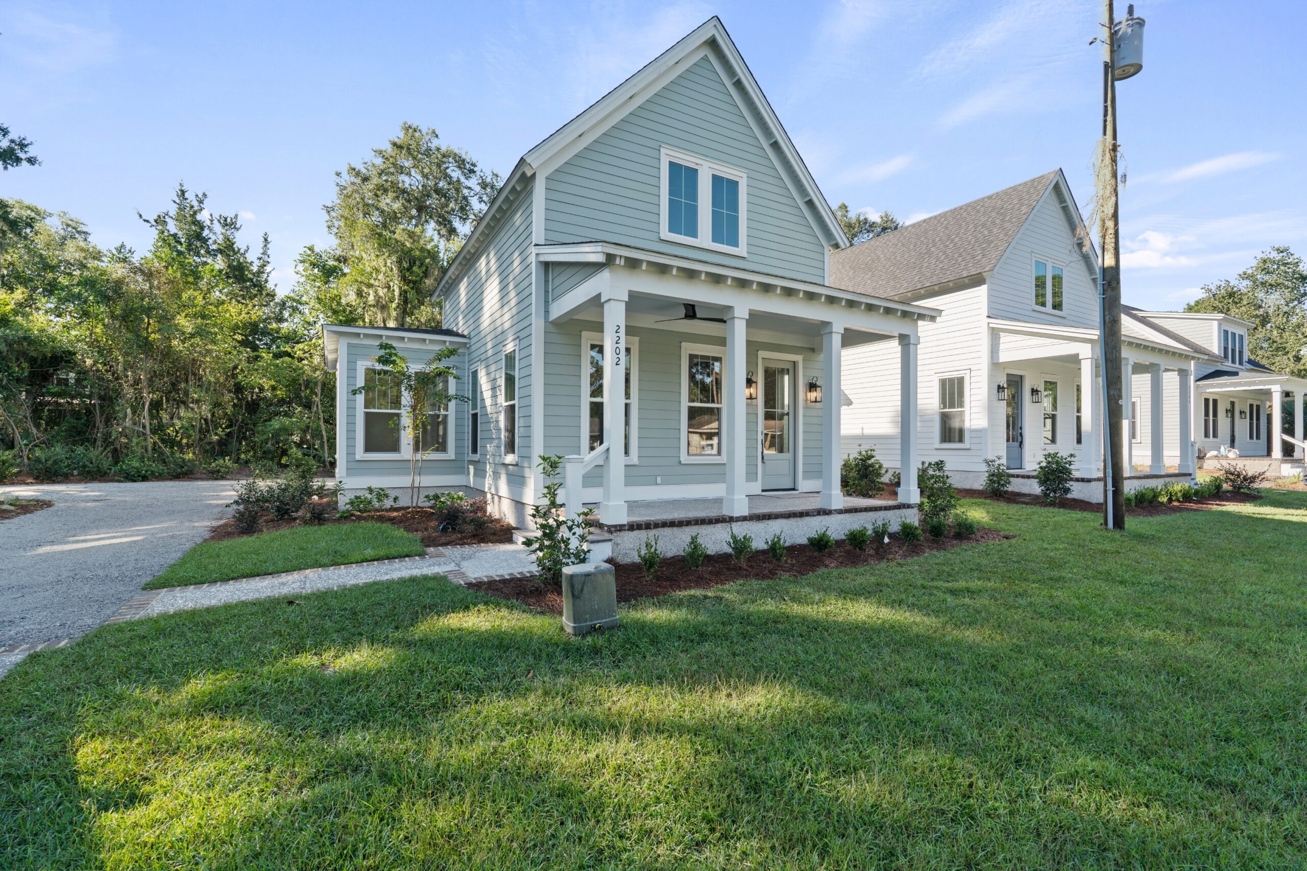 Custom coastal home at 2202 National Street in Beaufort, South Carolina, featuring Lowcountry architecture, luxury finishes, and quality craftsmanship by Allen Patterson Builders.